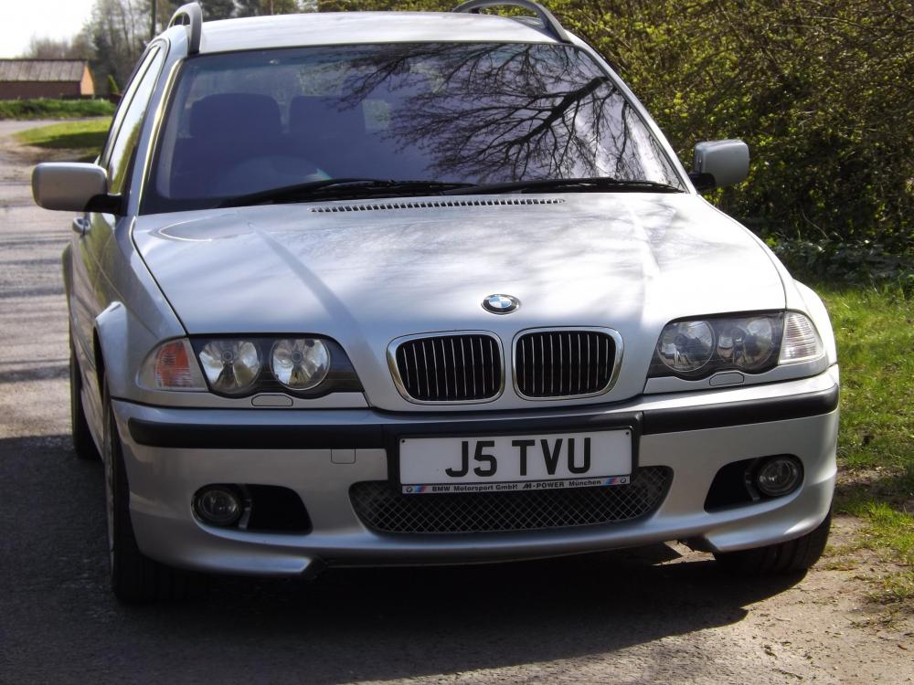 2001 BMW 330i Touring Automatic 001.JPG